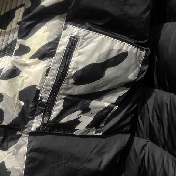 Moose Knuckles Puffer Parka - Size Medium - Picture 4 of 7